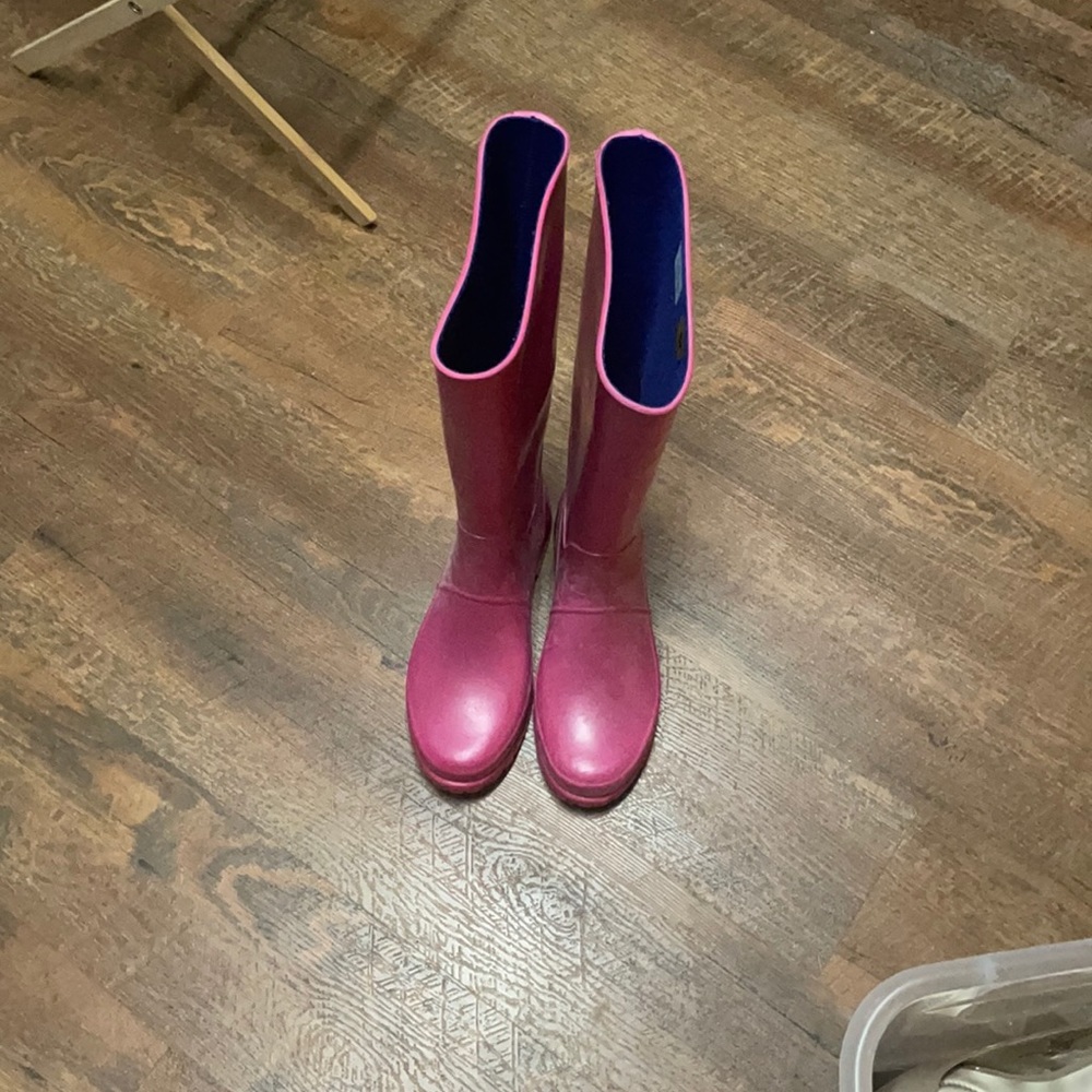 Rain boats